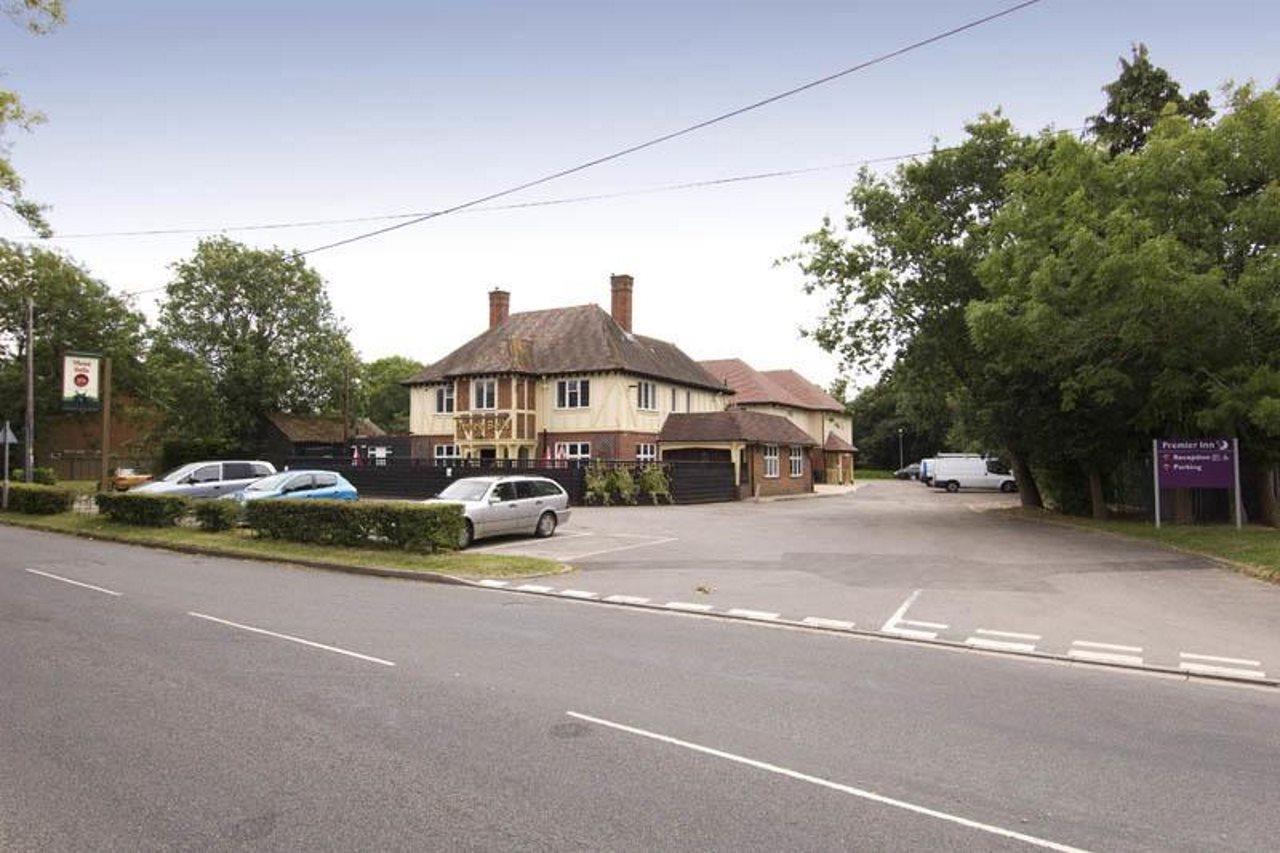 Premier Inn Lymington Exterior photo