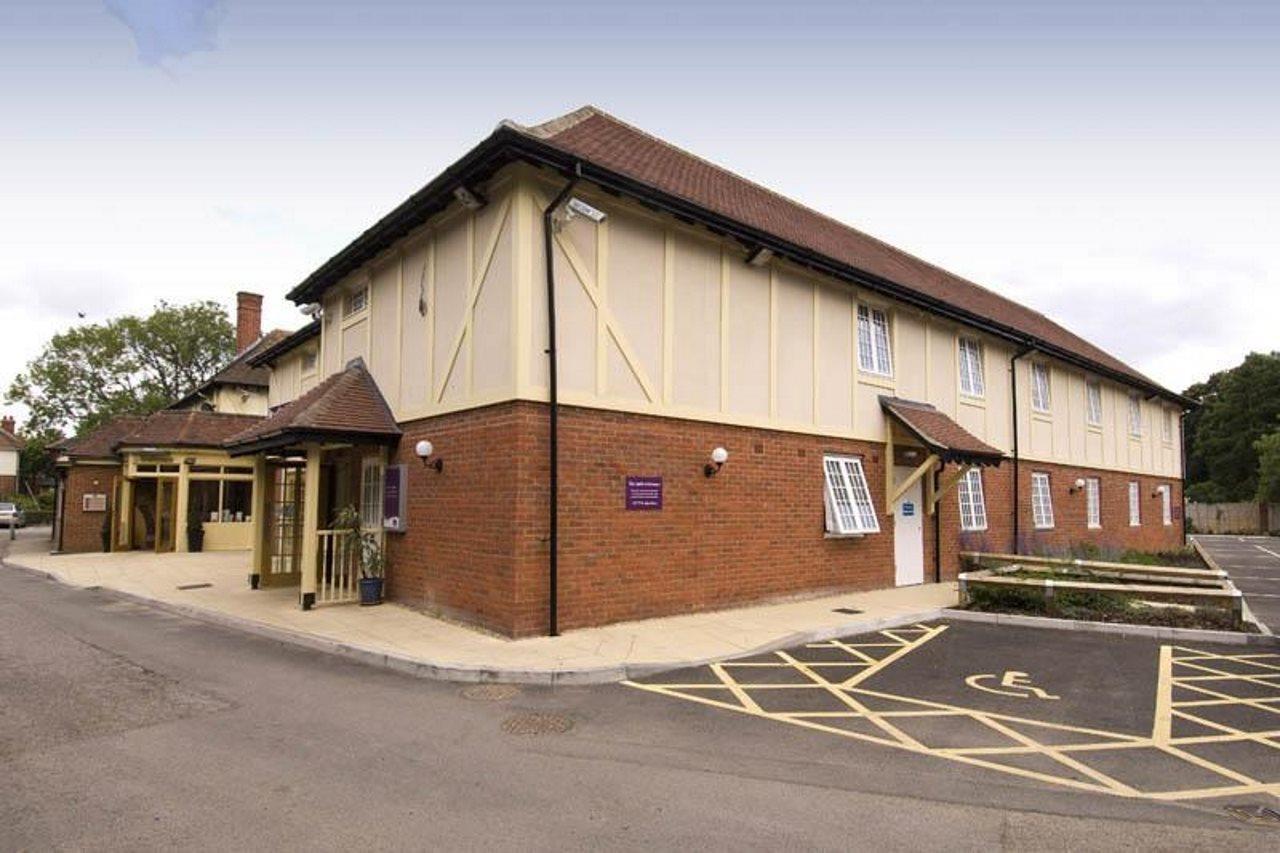 Premier Inn Lymington Exterior photo